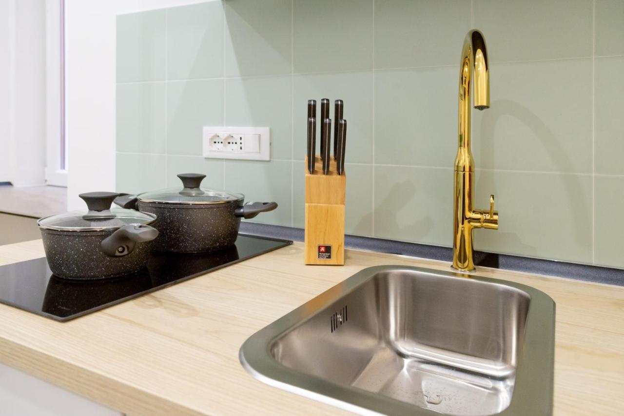 Lovely And Tiny Pied-A-Terre In The City Center Τεργέστη Εξωτερικό φωτογραφία